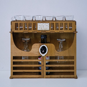Minibar din Lemn 'Eleganță Rustică' cu Suport pentru Pahare și Sticlă