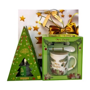 Pachet Christmas Delight, cu odorizant de camera si set cana ceramica, farfurie si lingurita, in punga cadou, Verde