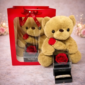 Pachet pentru indragostiti, A Drop of Love, ursulet de plus 30 cm, cutie trandafiri de sapun si set 5 bratari, Maro