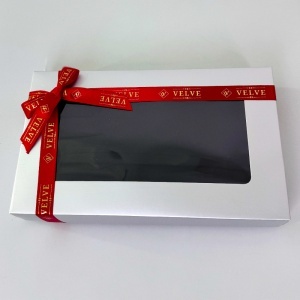 Pachet Secret, pentru femei, cu esarfa lunga Belladona si manusi elegante, asortate, in cutie cu fereastra, Negru - Img 5
