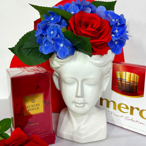 Pachet Vaza Adonis cu aranjament floral inclus, ciocolata Merci 250gr, parfum arabesc Apa de Parfum Luxury Rouge, Riiffs, Unisex- 100ml