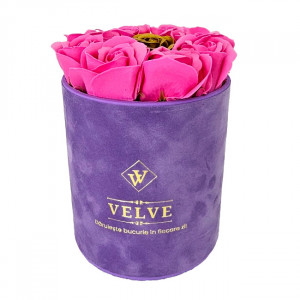 Pachet Velvet, cu 9 trandafiri de sapun, in cutie mov de catifea, Roz/Auriu, suport rosu pentru bijuterii in forma de silueta si pantof 1