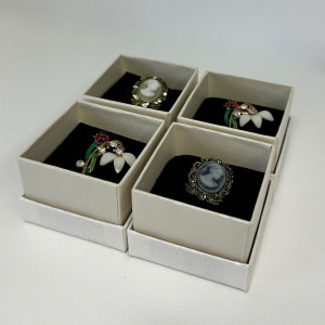 Set 4 martisoare tip brosa Camee Flower, ambalate in cutii individuale, Multicolor2