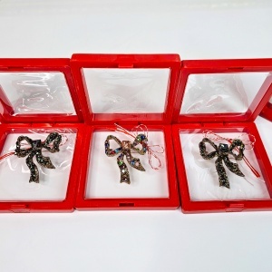 Set 6 martisoare elegante tip brosa, cu cristale, ambalate individual - Img 5