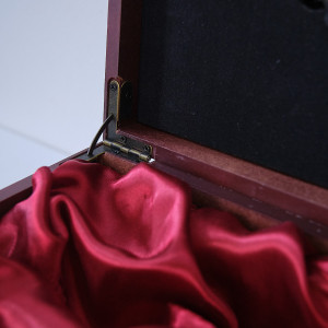 Set cadou, Cutie din lemn cu 4 accesorii si doua compartimente pentru vin - Img 6