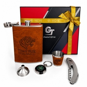 Set cadou pentru barbati Fierce Tiger cu plosca 250 ml, pahar, palnie, busola si tirbuson, in cutie eleganta
