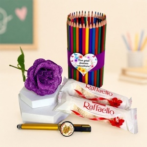 Set cadou pentru Educatoare, cu creioane colorate, pix personalizat, trandafir de sapun si Raffaello
