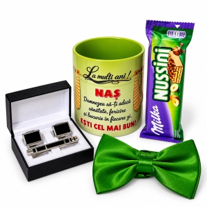 Set cadou pentru nas, Green Edition, cu cana cu mesaj, papion verde, butoni, ac de cravata si Milka Nussini