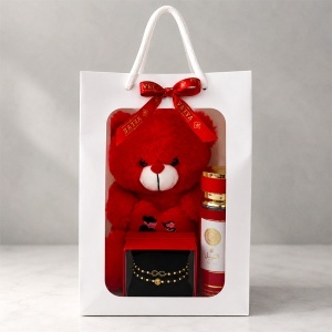 Set dama Teddy Box cu ursulet rosu cu inima de plus, spray de corp arabesc VV LOVE si set de bratari in cutie rosie - Img 3