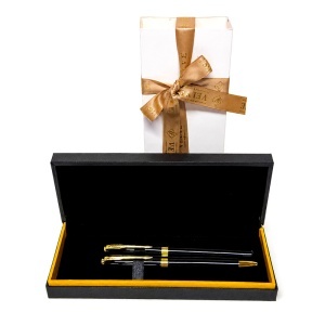 Set doua instrumente de scris elegante, pix si roller in caseta de lux si cutie eleganta