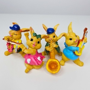 Set figurine iepurasi muzicieni, Orchestra de iepurasi, decor amuzant cu instrumente, in cutie eleganta - Img 4