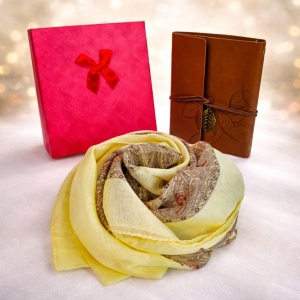 Set jurnal vintage maro cu esarfa eleganta