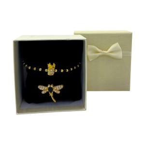 Set Martisor bratara reglabila cu coroana si brosa libelula aurie cu cristale, in cutie eleganta crem - Img 3