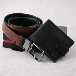 Set pentru barbati Regalo Reale, portofel negru și curea maro din piele, cutie eleganta