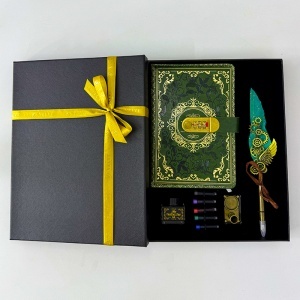 Set Regal Secret, cu agenda/jurnal inchidere cifru, stilou cu pana si suport, calimara si rezerve cerneala, Verde - Img 2
