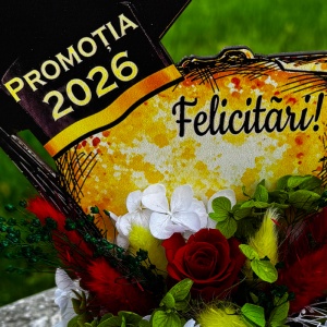 Aranjament floral absolvire Promotia 2026, tip trofeu cu flori criogenate - Img 2