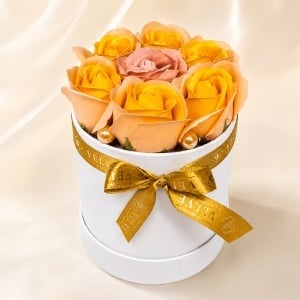 Aranjament floral Glamour Double Color cu 7 trandafiri de sapun bicolor, in cutie rotunda, 16x11 cm, Portocaliu-Roz - Img 5