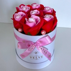 Aranjament floral Glamour Double Color, cutie rotunda cu 7 trandafiri sapun in doua culori, Rosu-roz pal - Img 3