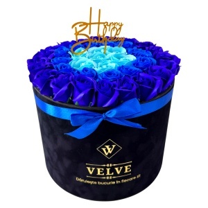 Aranjament Floral Majestic, cu trandafiri din sapun in 3 nuante de albastru, in cutie neagra de catifea, cu mesaj "Happy Birthday" - Img 4