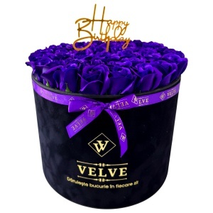 Aranjament Floral Majestic Purple, cu trandafiri din sapun, in cutie neagra de catifea, cu mesaj "Happy Birthday"