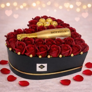 Aranjament floral Opulence, cutie inima cu trandafiri de sapun rosu inchis si Prosecco Bottega Gold si praline Ferrero Rocher