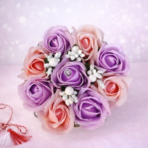 Aranjament floral Reo in cutie rotundă eleganta cu 9 trandafiri din săpun, Lila-Roz - Img 2