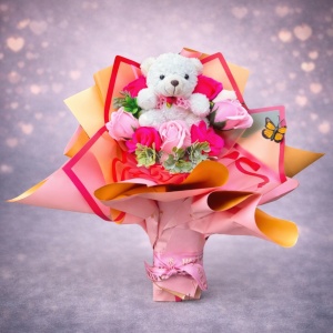 Buchet Love Pink , trandafiri din sapun, plante artificiale si ursulet, Roz