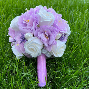 Buchet Mireasa cu trandafiri, anemone si accesorii, roz