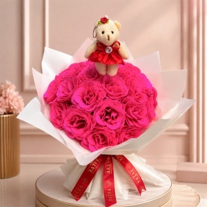 Buchet Pink Sparkle cu 25 trandafiri artizanali roz fucsia cu sclipici si ursulet de plus in rochita, inaltime 50 cm - Img 5