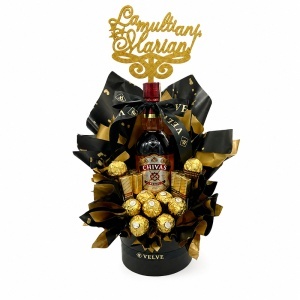 Cosulet Delice pentru barbati, cu topper „La Multi Ani, Marian!”, Chivas Regal 12 YO 500 ml, 9 praline Ferrero Rocher si 12 ciocolatele Merci