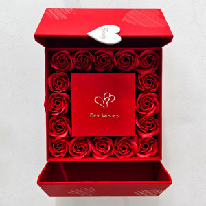 Cutie exclusivista pentru accesorii, cu set cercei Miraj, trandafiri parfumati de sapun, felicitare si punga cadou, Rosu 4