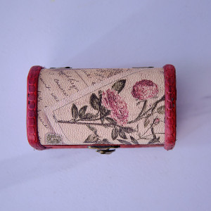 Cutie pentru accesorii, in forma de cufar din lemn 12.5 x 7 x 7