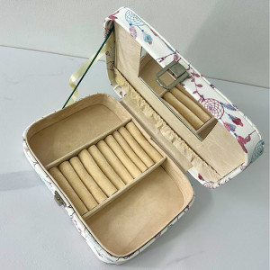 Cutie pentru accesorii si bijuterii cu trei compartimente si oglinda din piele ecologica, Dream, 24x17.5 cm - Img 3