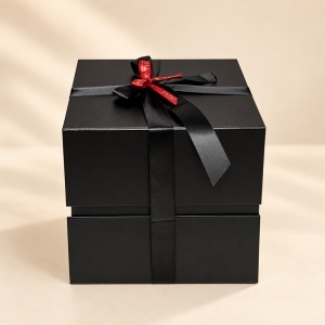 Cutie pentru cadou Black Elegance, neagra cu panglica si fundita, 26x25 cm - Img 6