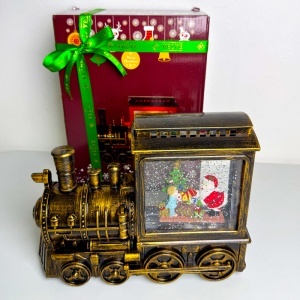 Decoratiune muzicala si luminoasa de Craciun, tip locomotiva, cu zapada in miscare si lumina calda, 18x23 cm, Auriu-Negru - Img 5