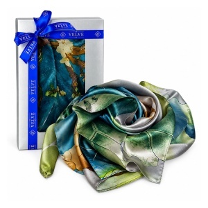 Esarfa premium dama cu motive din natura, 70 x 70 cm, Verde-Albastru