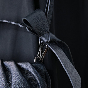 Geanta dama, UrbanElegance, din piele naturala cu fundita decorativa si detalii hobo, Negru