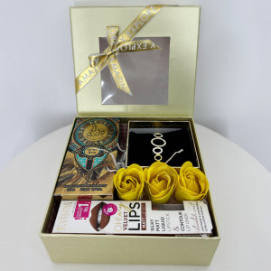 Pachet cadou pentru femei, cu Parfum arabesc Dar Al Hae New 50ml, Bratara Pagasae, Kit Lips Eveline si 3 trandafiri de sapun - Img 6