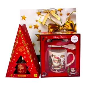 Pachet Christmas Delight, cu odorizant de camera si set cana ceramica, farfurie si lingurita, in punga cadou, Rosu