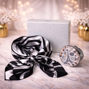 Pachet Elegance pentru femei, cu esarfa eleganta si oglinda, in cutie cadou, Zebra