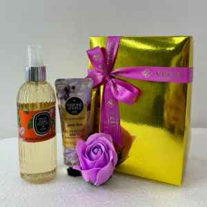 Pachet cadou Eyup, apa de colonie 150ml Eyup Sabri-Tuncer, crema de maini si de corp 50ml Eyup Sabri-Tuncer, tradafir de sapun, in cutie eleganta, Lila