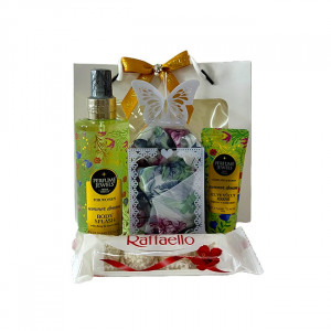 Pachet cadou Eyup, spray de corp 250ml Eyup Sabri-Tuncer, crema de maini si de corp 50ml Eyup Sabri-Tuncer, praline Raffaello 40gr, esarfa, in punga cadou, Verde