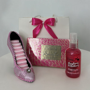 Pachet GiftDay pentru dama, Paleta de machiaj, Spray de corp I Love 100ml, Suport de bijuterii tip pantof si un trandafir de spuma in punga cadou - Img 5