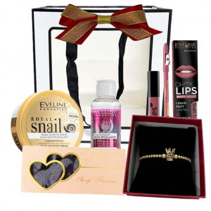 Pachet Reddishold pentru femei, crema Royal Snail pentru corp, apa micelara, kit de buze, cutiuta cu 10 trandafiri din sapun si o bratarica
