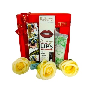 Pachet Scarf, cu 3 trandafiri de sapun, parfum 10ml, ruj mat si crema de maini 30ml, Vivian Gray, Rosu