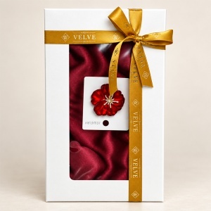 Pachet Silky pentru femei cu esarfa eleganta si brosa, 170 x 90 cm, Bordo - Img 5