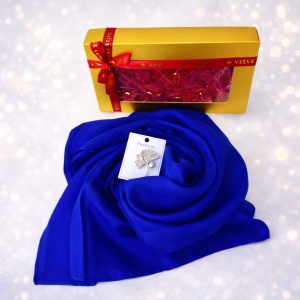 Pachet Silky pentru femei, cu esarfa eleganta si brosa, in cutie cadou, Albastru royal