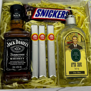Pachet Tabac, after shave Eyup Sabri Tuncer 250ml, 3 trabucuri Punta Cana, baton Snickers 50gr,  whiskey Jack Daniel's 200ml, in cutie eleganta cadou