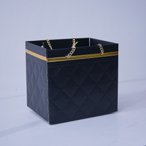 Punga pentru cadouri, neagra, 16 x 12 x 15 cm