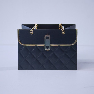 Punga pentru cadouri, neagra, 15 x 10 x 10.5 cm